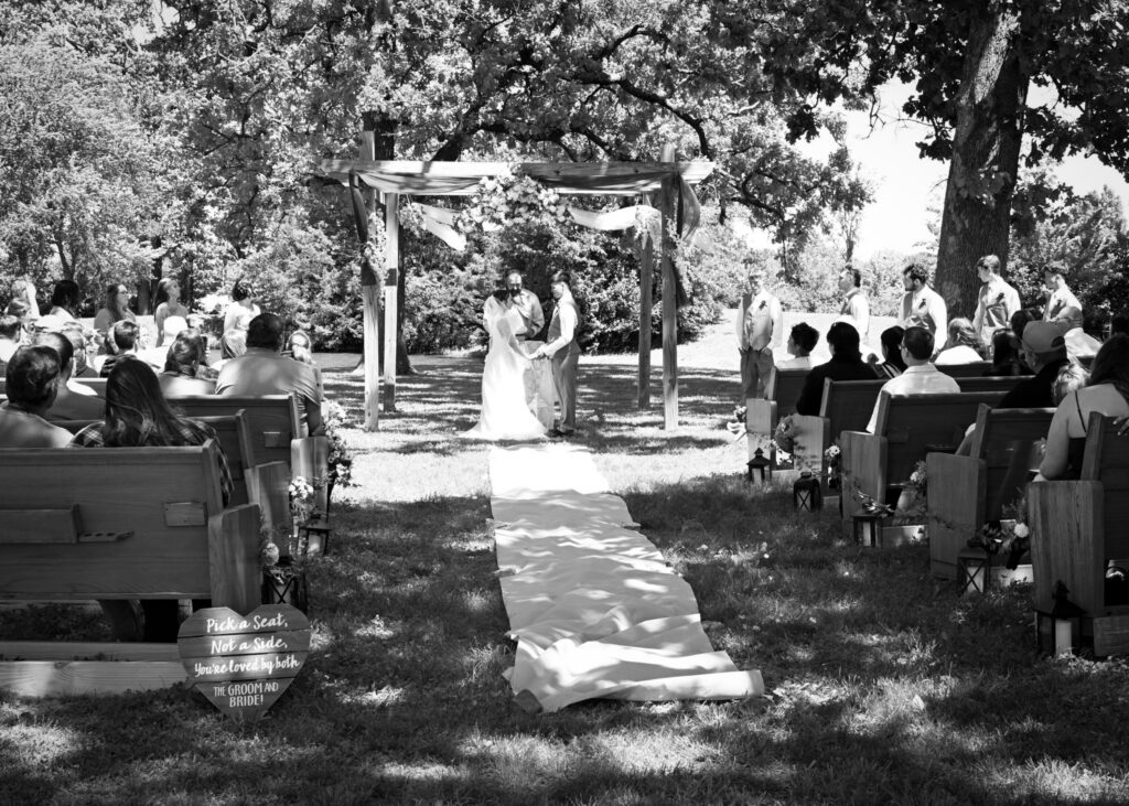 Country Charm Event Venue, Neosho, MO. Photography by Becca Kistler of Lash & Lens Studio, LLC.