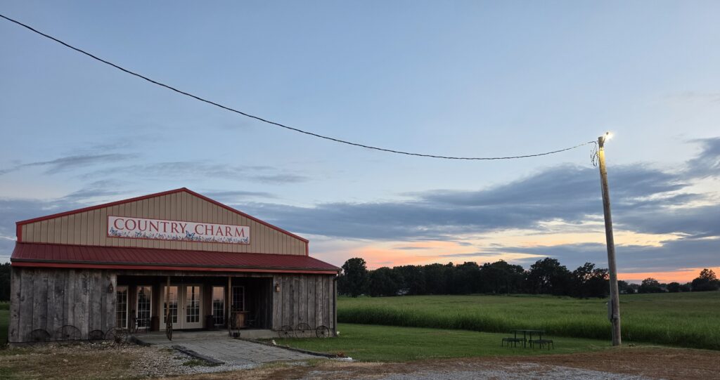 Country Charm wedding venue near Joplin Missouri